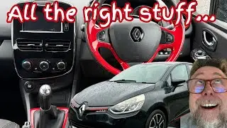 This 2013 Renault Clio dynamique may be the BEST small car for any style conscious new-driver!