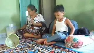 Nenek vs cucu