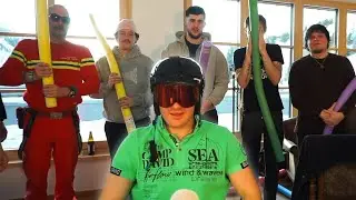 Ich haue Ski Aggu die Brille vom Kopf
