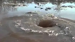 Dvietes plūdos atvars Ужасный водоворот паводок - Amazing monstrous whirlpool