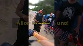 Il motociclista si è imbattuto in alcuni individui pericolosi. ☠️