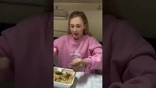 Аня и поезд😂