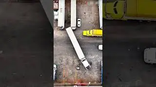 Ne clignez pas des yeux, sinon vous allez rater ce coup de main au stationnement