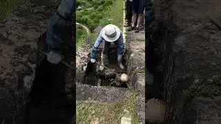 Este hombre abrió la tubería de una cascada 👏