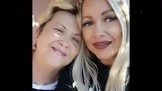 Sweet kiss Mama