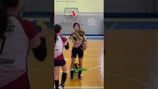 🤩 Enfin, la fille a réussi à jongler avec 10 ballons de football en même temps !