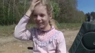 Рыбалка с дочкой на платнике. У карпа первомайская забастовка.