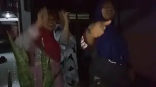 Turun naik..nenek vs cucu