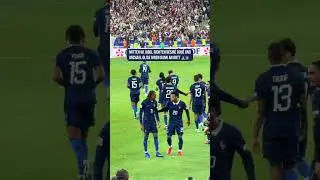 Mitten im Jubel richten Désiré Doué und Michael Olise ihren Dank an Gott. 🙏⚽ | Fussball mit Vision