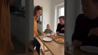 Mama zuerst! 🍕😂 #dadlife #baby #shorts